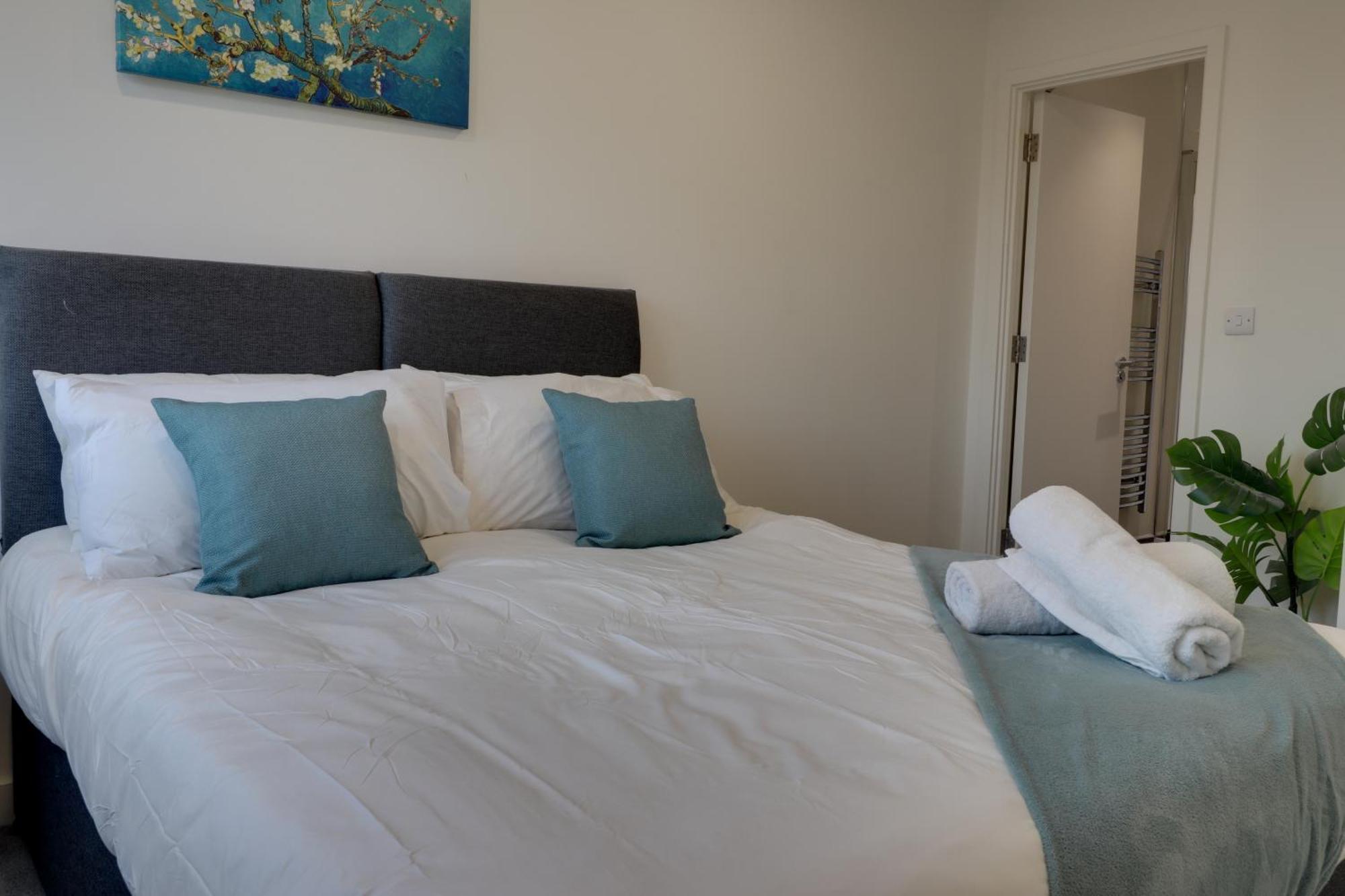 Gogh Apartment, - Fast Wifi, Gym & Free Parking Bedford