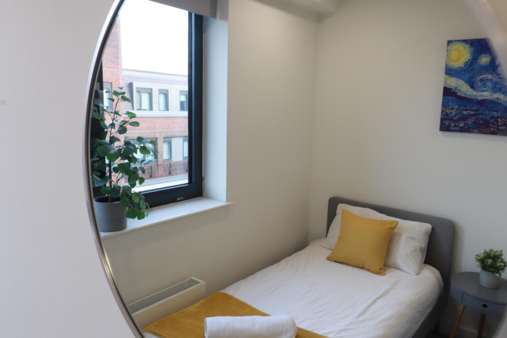 Gogh Apartment, - Fast Wifi, Gym & Free Parking Apartment Bedford