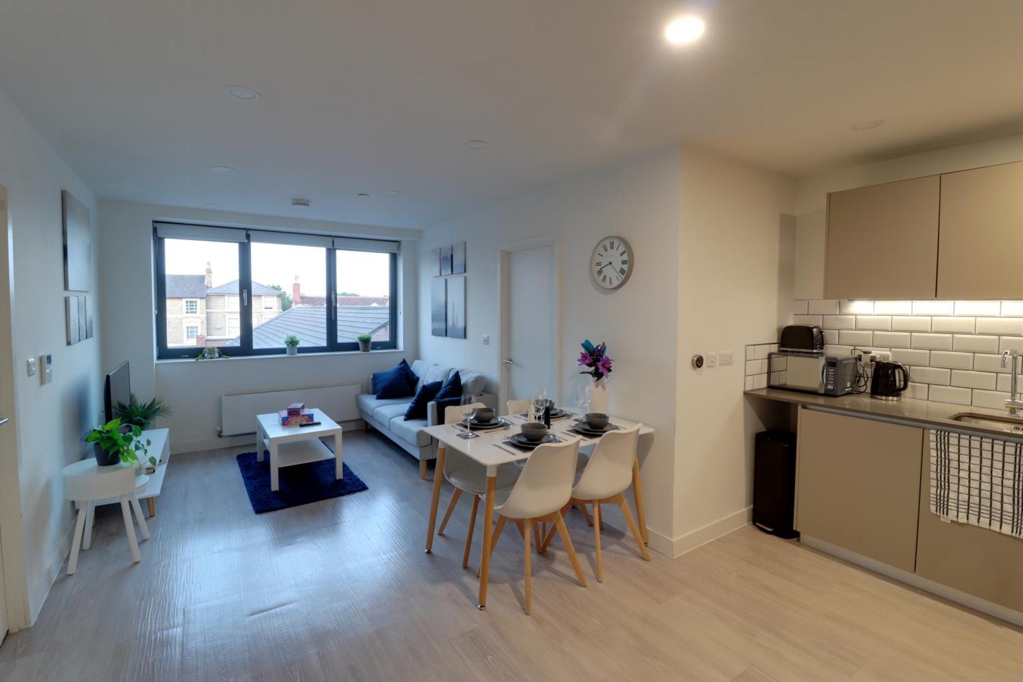 Gogh Apartment, - Fast Wifi, Gym & Free Parking * Bedford