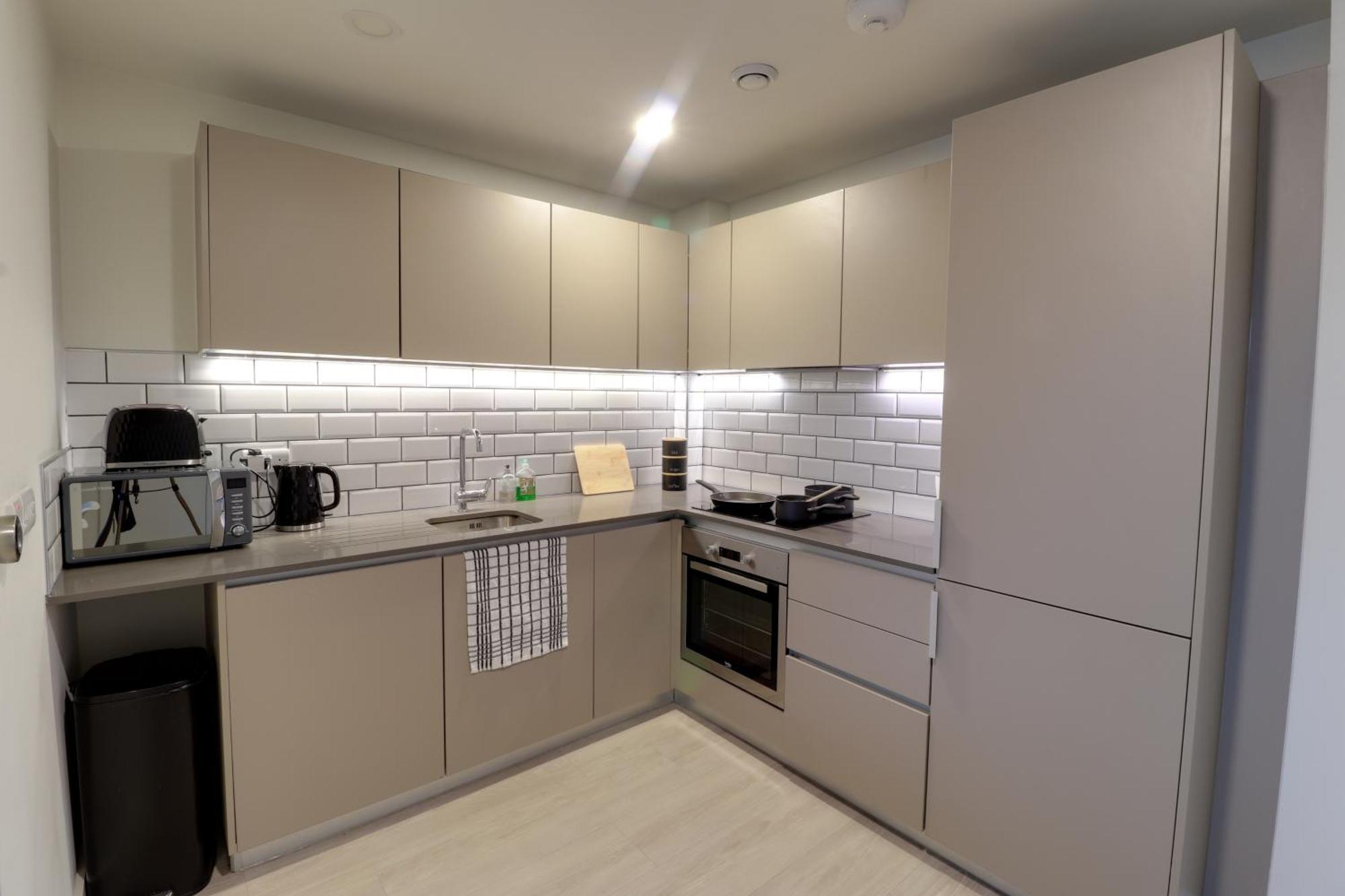 Gogh Apartment, - Fast Wifi, Gym & Free Parking Apartment