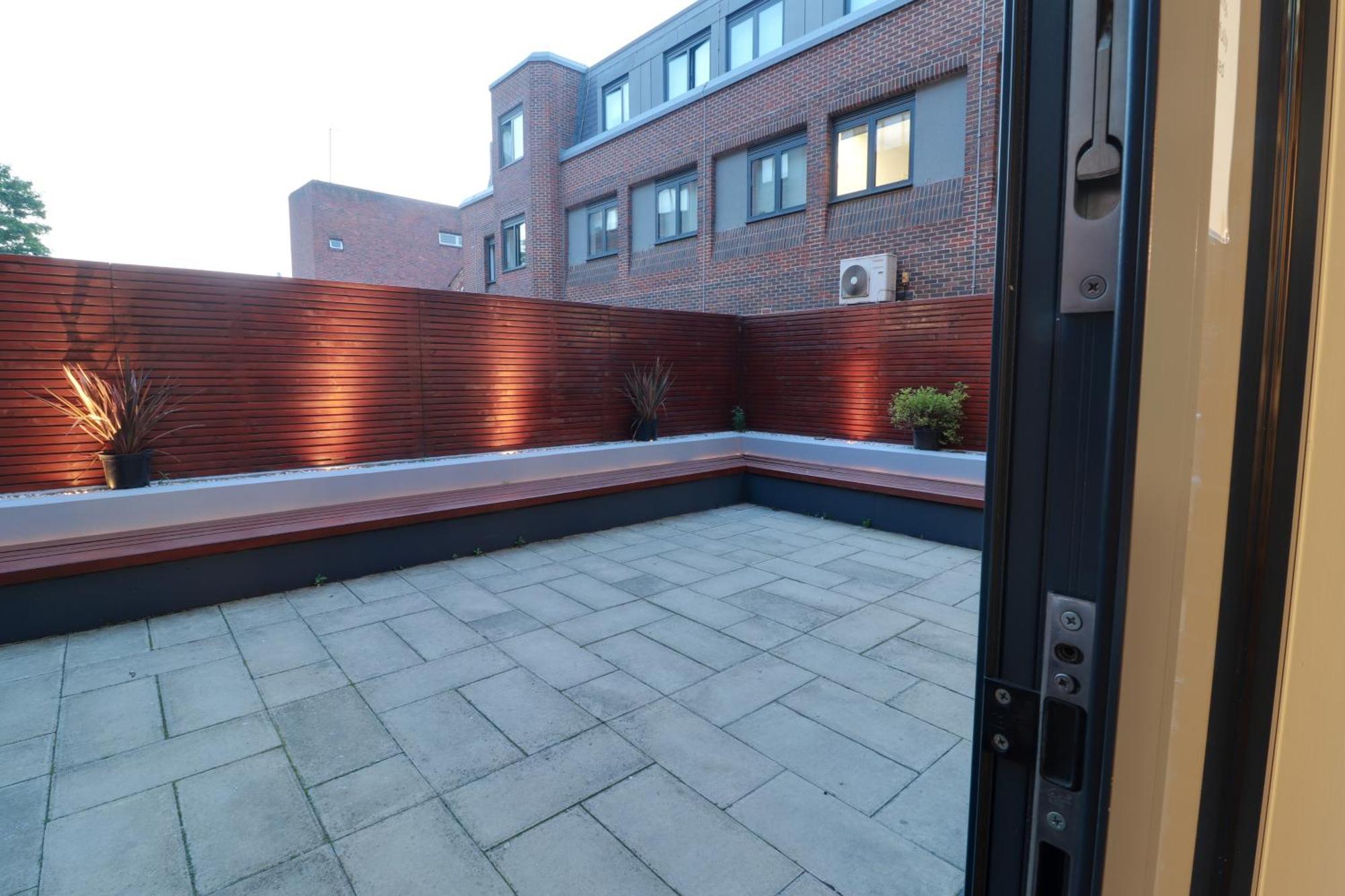 Gogh Apartment, - Fast Wifi, Gym & Free Parking Apartment *